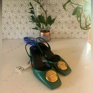 Gorgeous brand new Zara emerald sling back heels